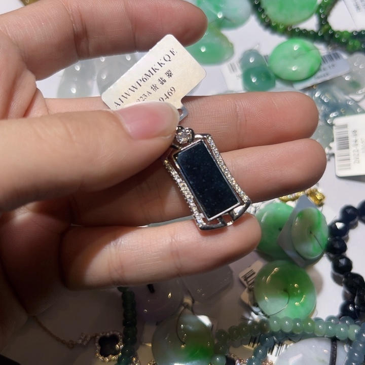 翡翠颈饰未镶嵌天然翡翠A货