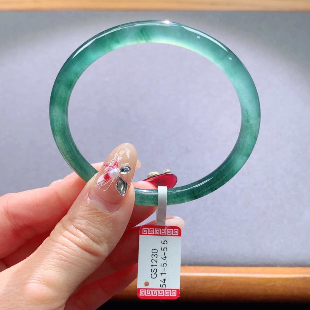 翡翠手镯未镶嵌天然翡翠手镯叮当镯