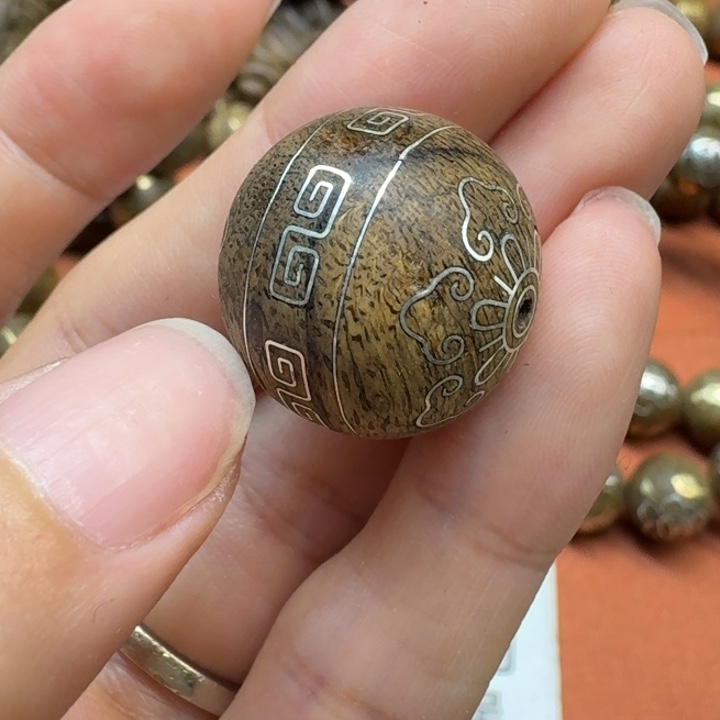 大叶紫檀（黑酸枝木类）