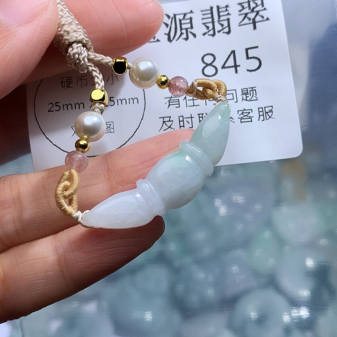 翡翠未镶嵌颈饰845