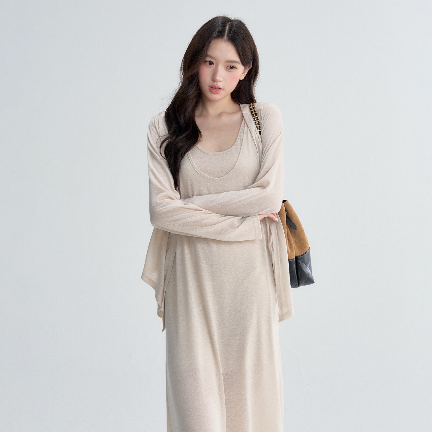 OIOI ESSE | 慵懒感亚麻长裙女U领吊带连衣裙显瘦开衫套装