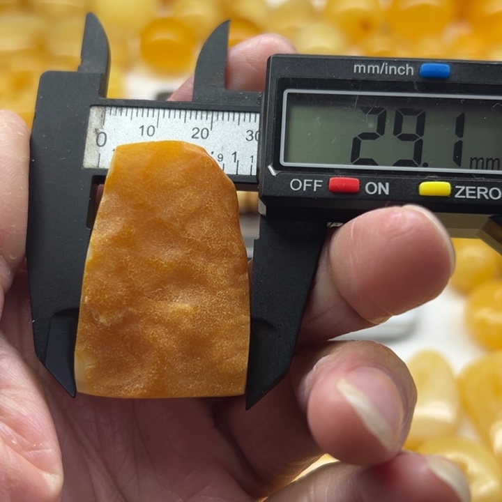 琥珀（矿物珀）未镶嵌裸石
