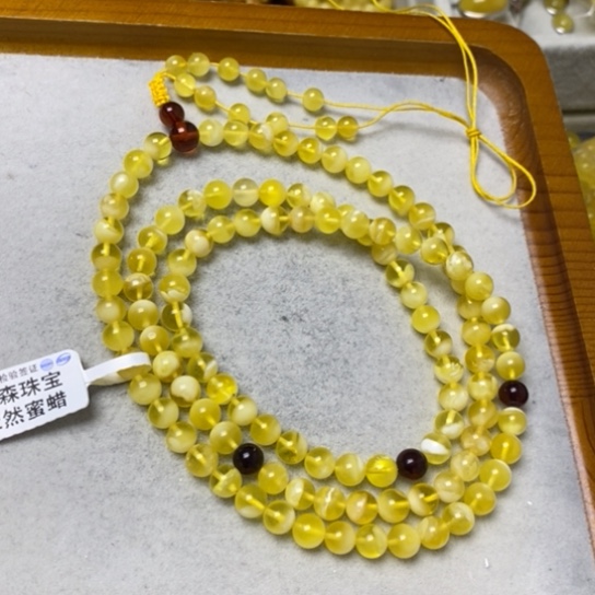 蜜蜡裸石未镶嵌串