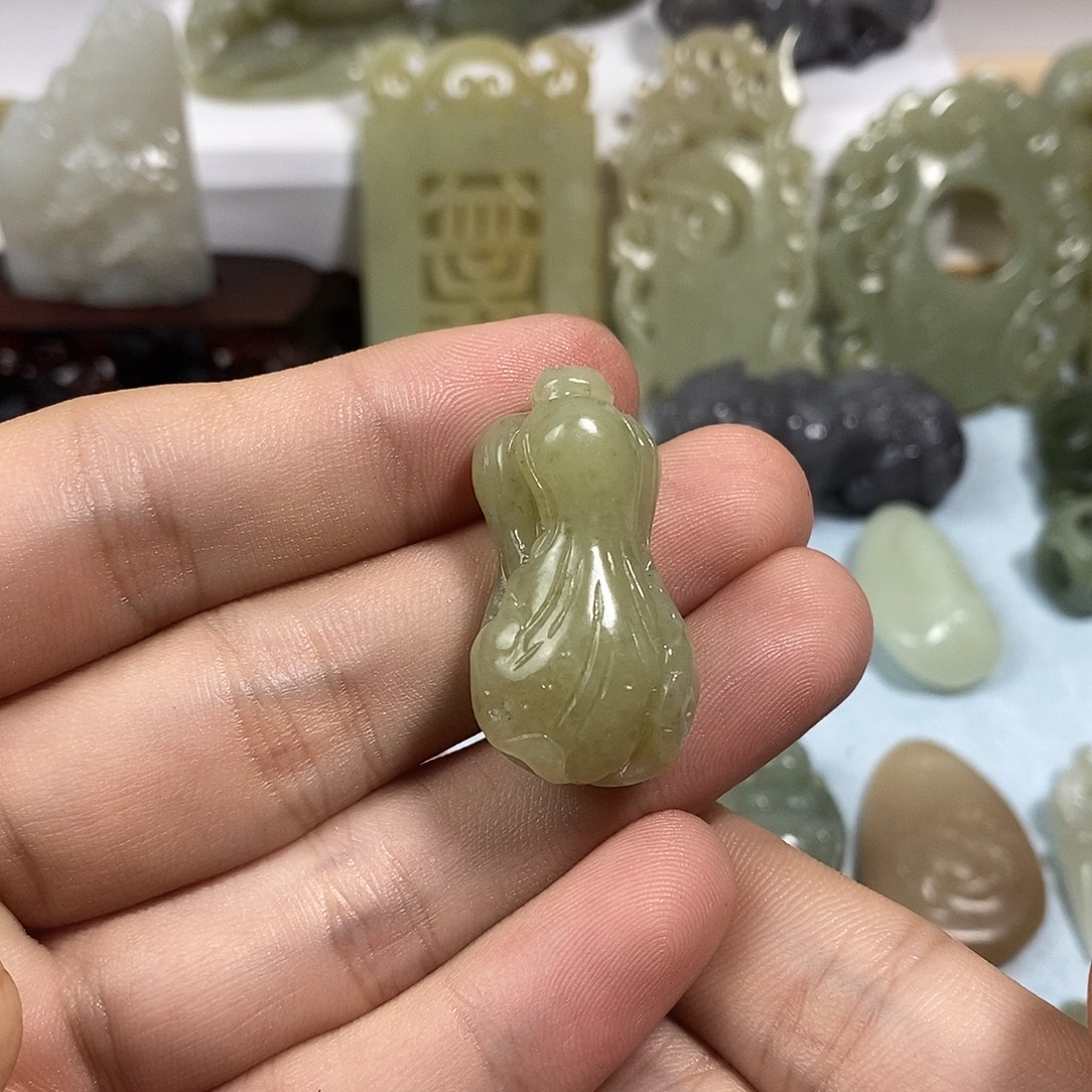 和田玉未镶嵌挂件