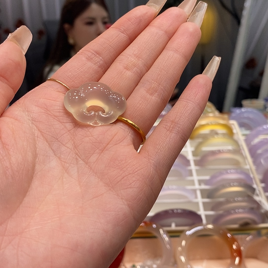 曦***月玛瑙/玉髓未镶嵌手镯