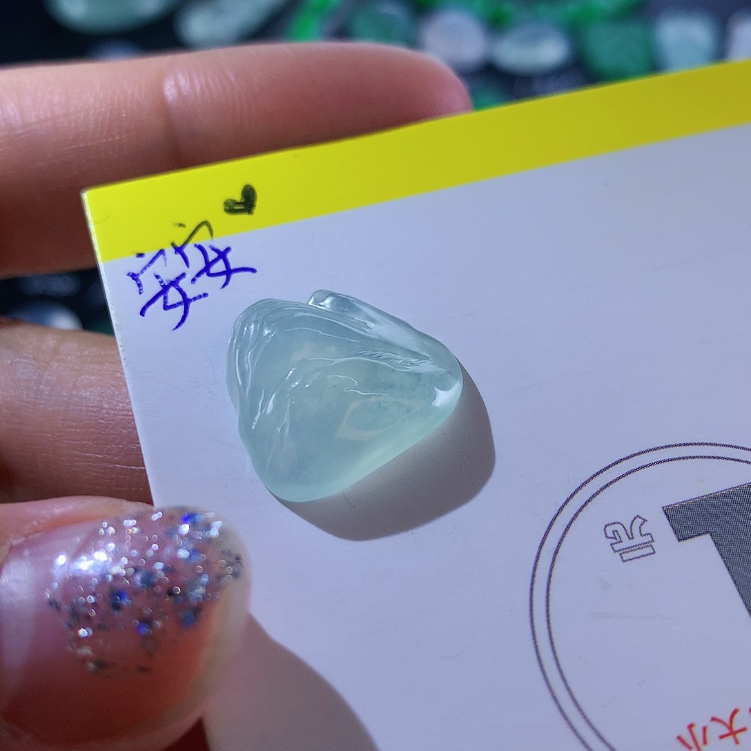 翡翠颈饰未镶嵌天然翡翠高冰山