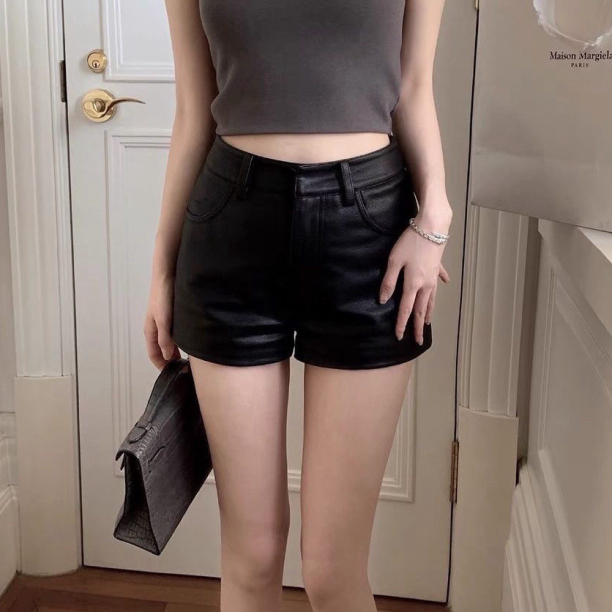 新款高腰黑色皮短裤外穿秋冬靴裤百搭A字阔腿修身显瘦辣妹热裤女