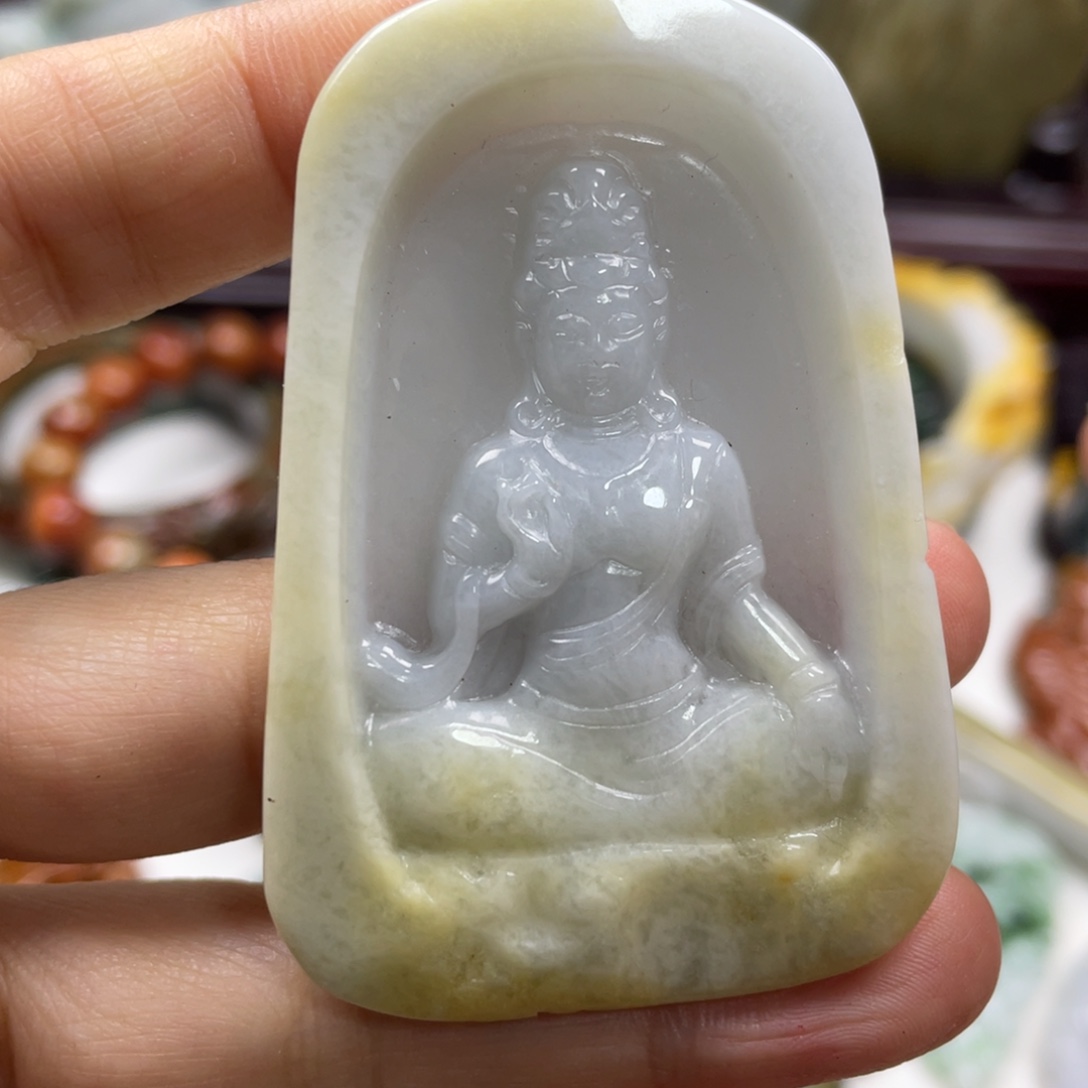 翡翠未镶嵌颈饰牌子