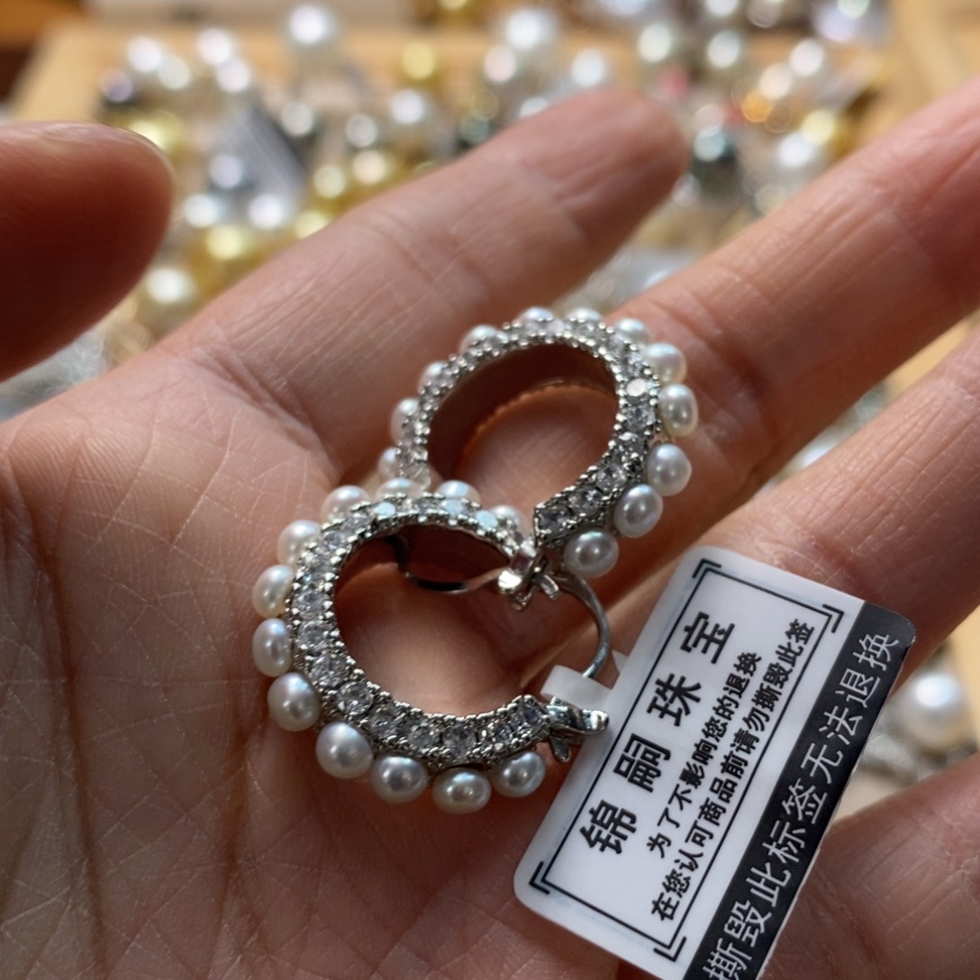 淡水珍珠耳饰未镶嵌