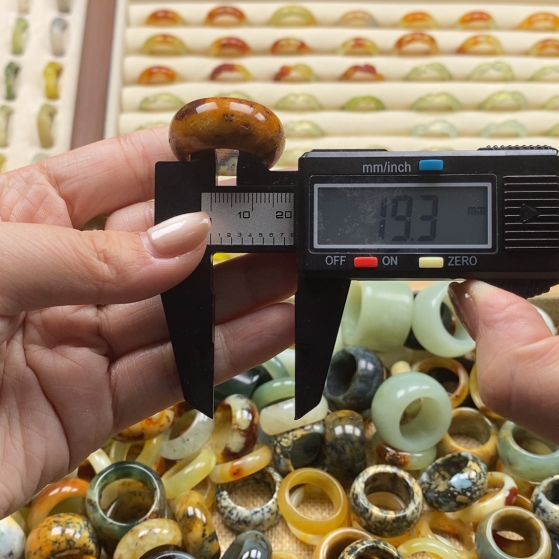 蛇纹石玉未镶嵌戒指戒指