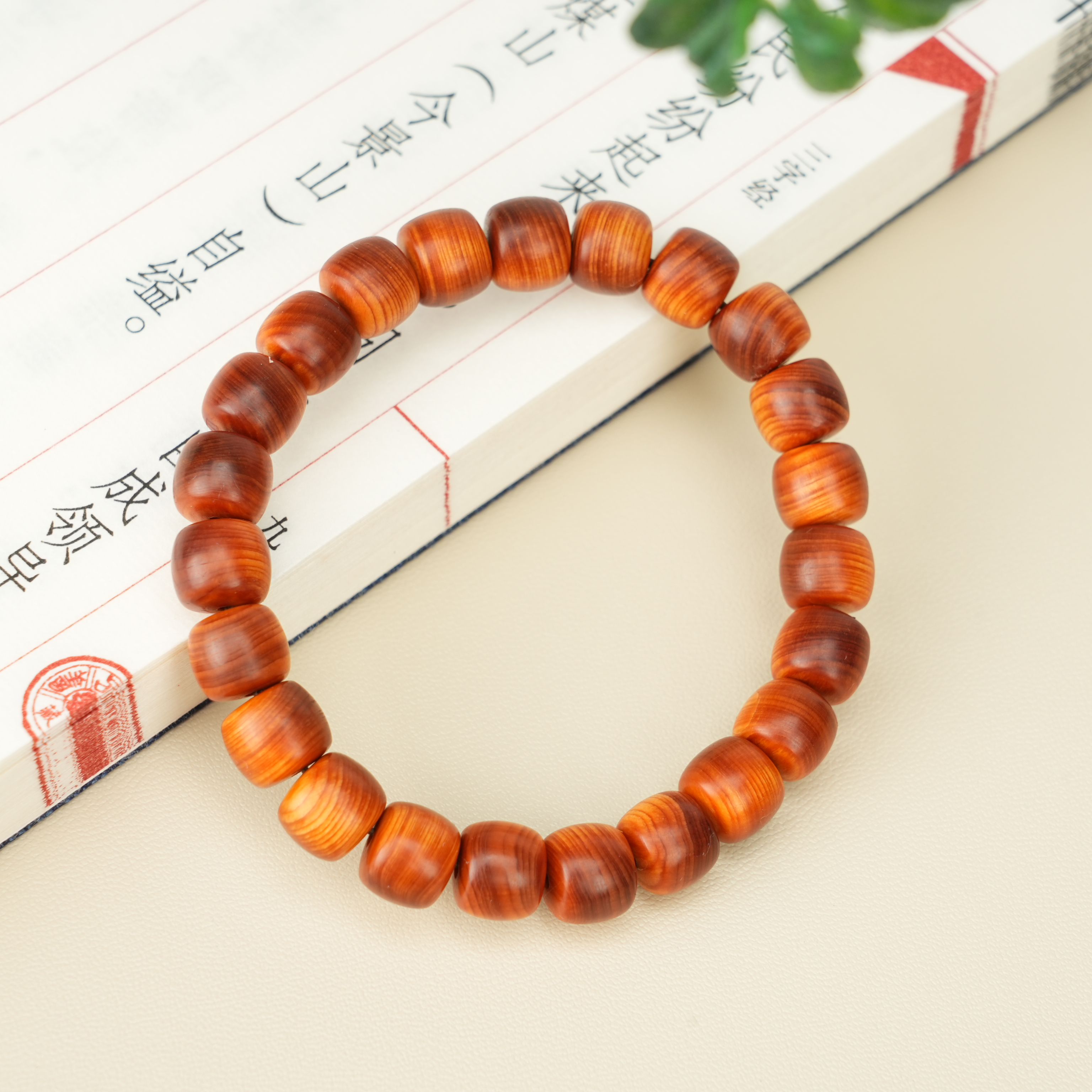 【红木甲】崖柏8*9手串-A01992