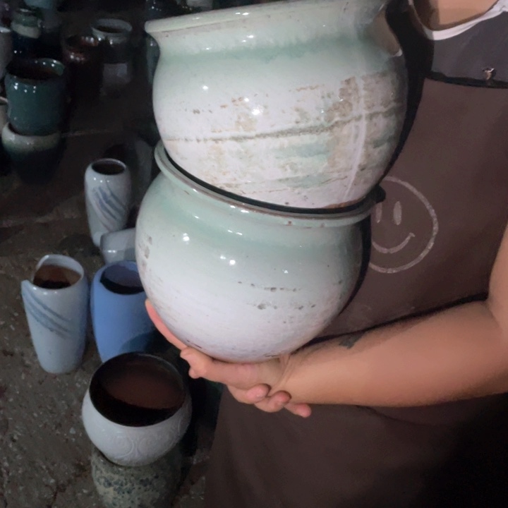 紫砂花盆口20高16瑕疵瑕疵