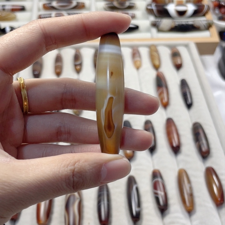 玛瑙/玉髓颈饰合金劫*