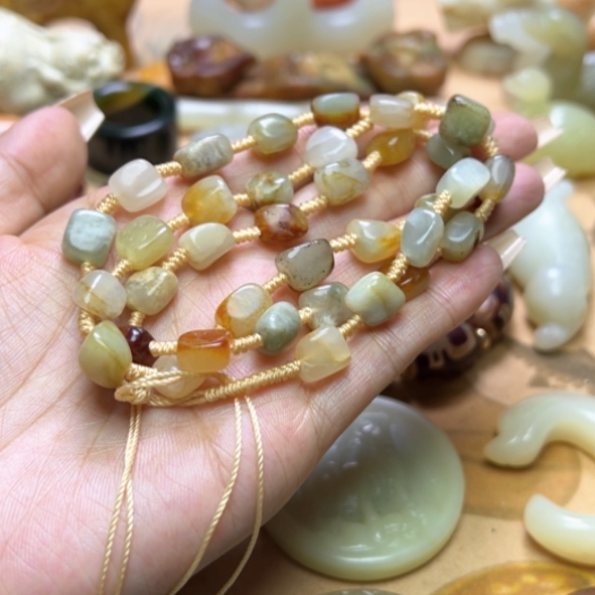 【闪购商品】蛇纹石玉颈饰未镶嵌