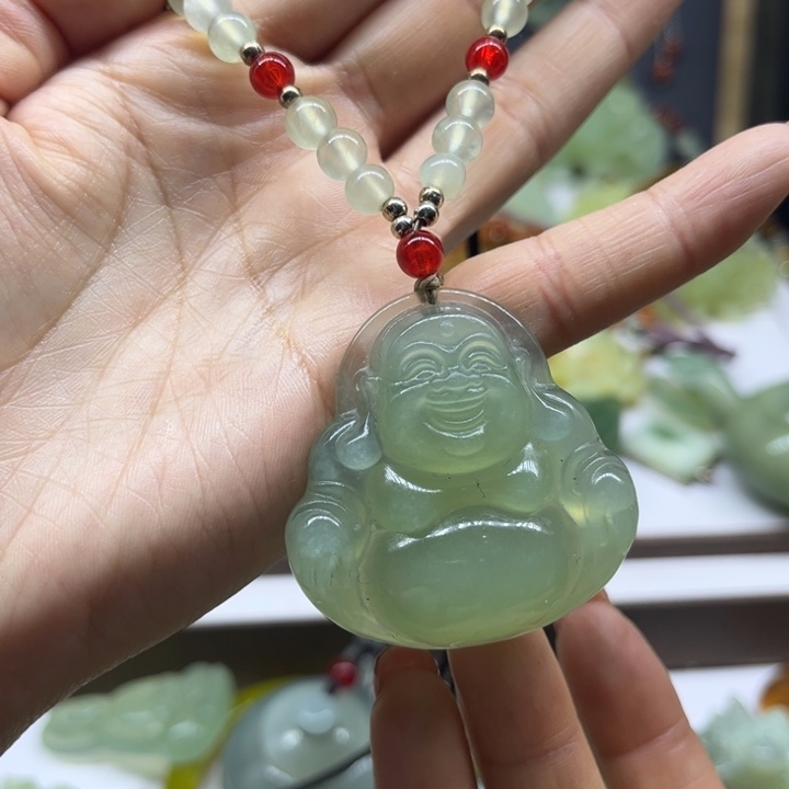 蛇纹石玉未镶嵌颈饰