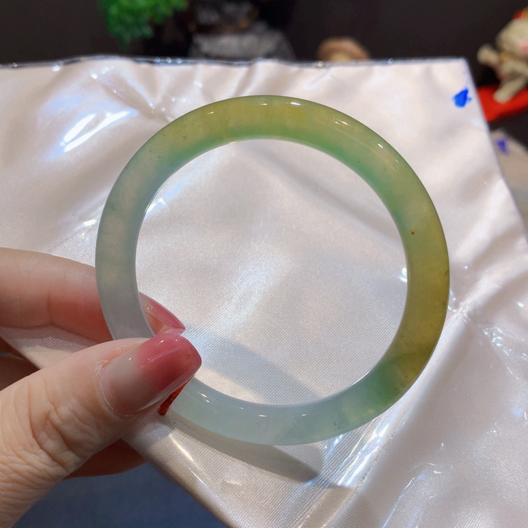 翡翠未镶嵌手镯翡翠手镯