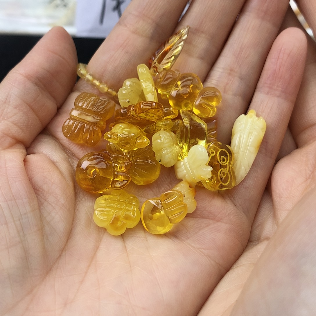 琥珀未镶嵌珠宝奇石