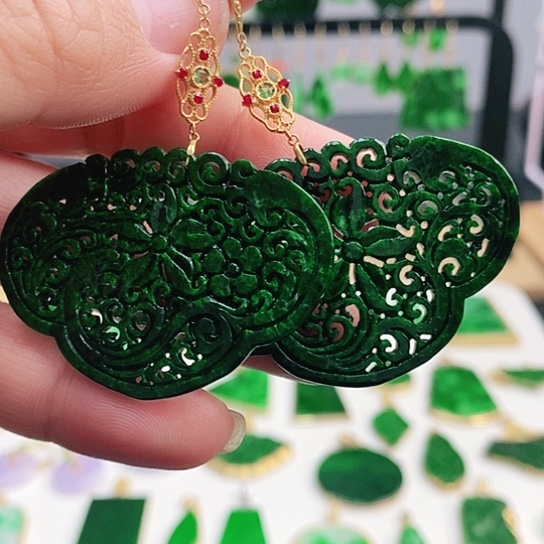 翡翠耳饰18K金镶嵌耳饰