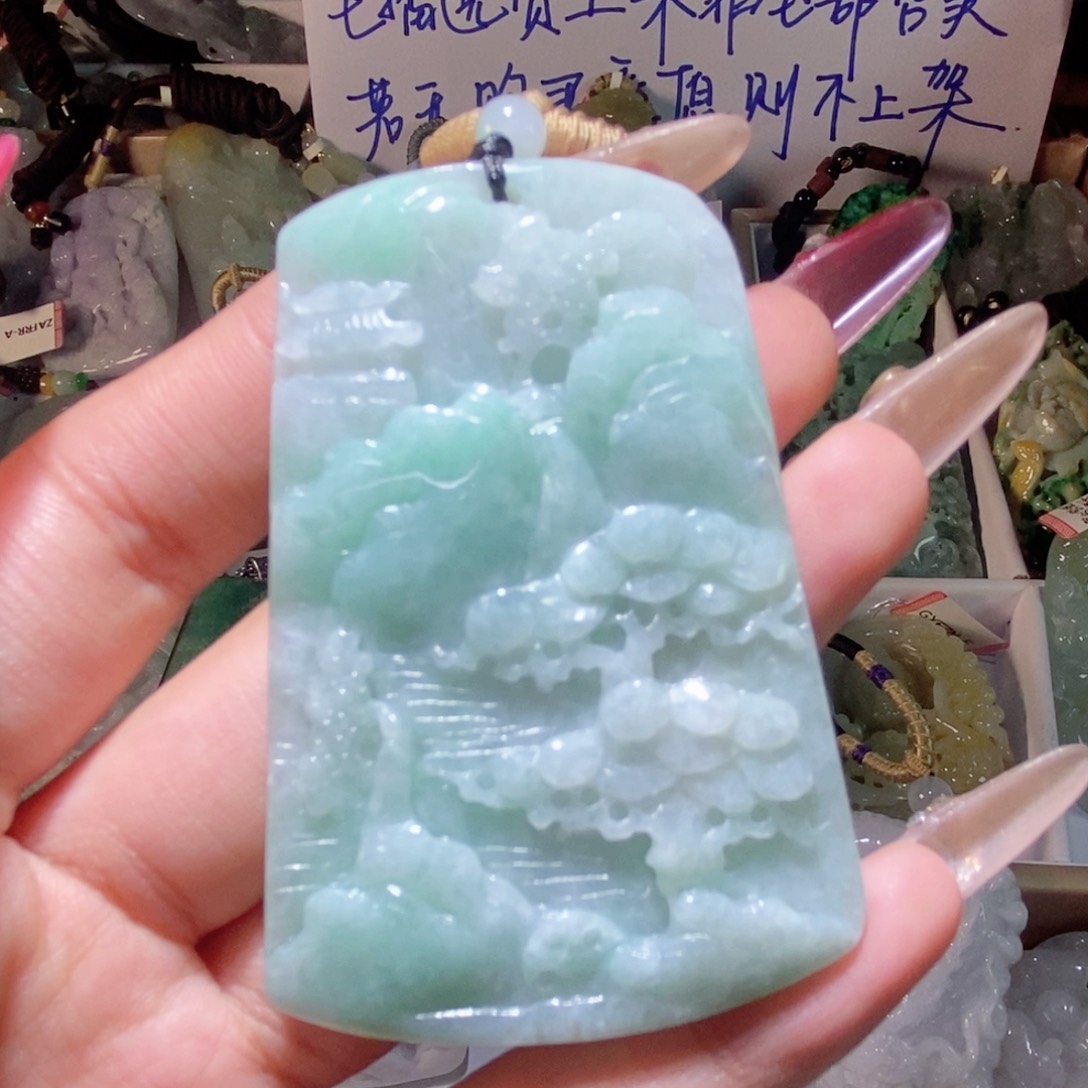 翡翠颈饰未镶嵌翡翠