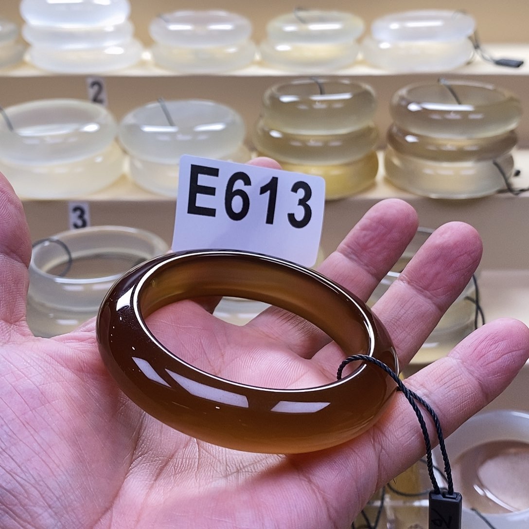 玛瑙/玉髓手镯未镶嵌一**佛