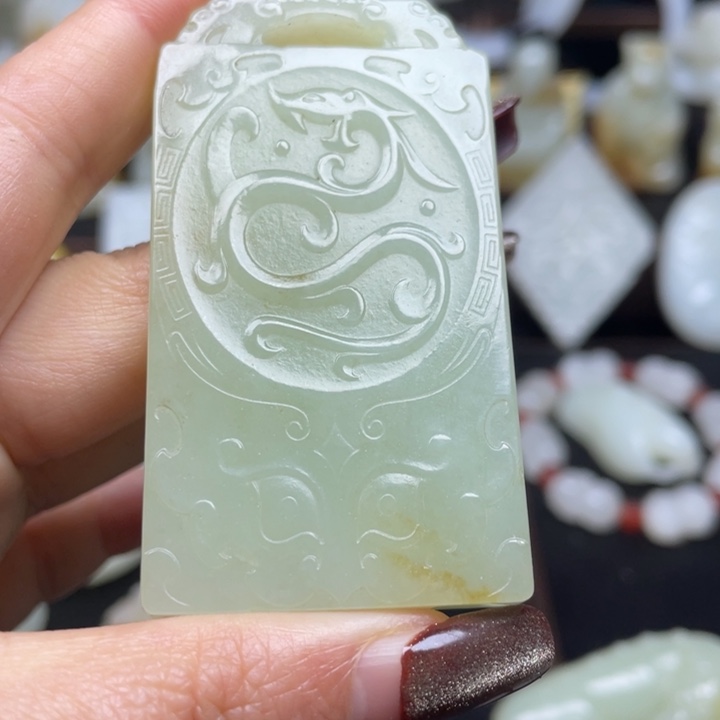 和田玉颈饰未镶嵌