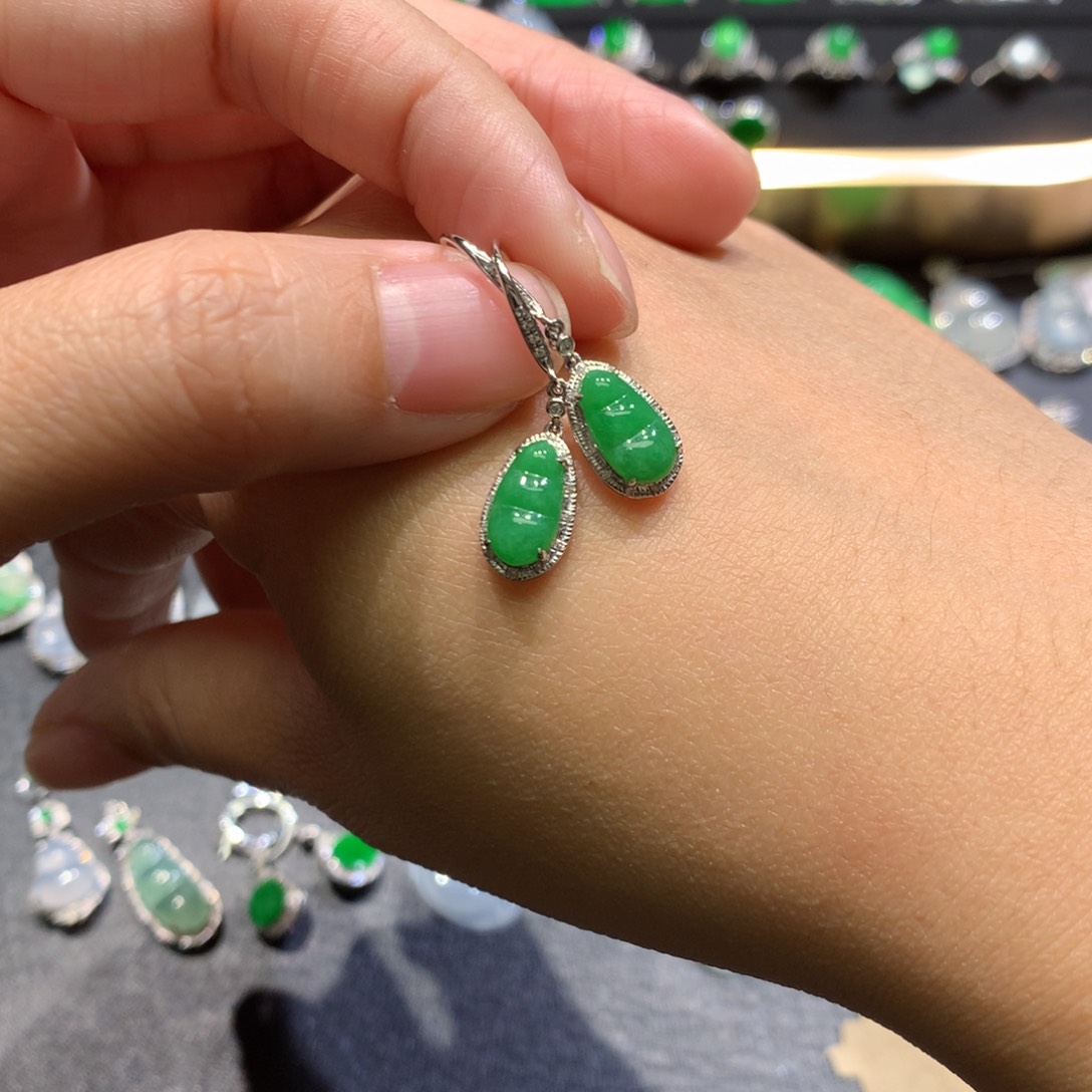 翡翠耳饰18K金镶嵌豆子