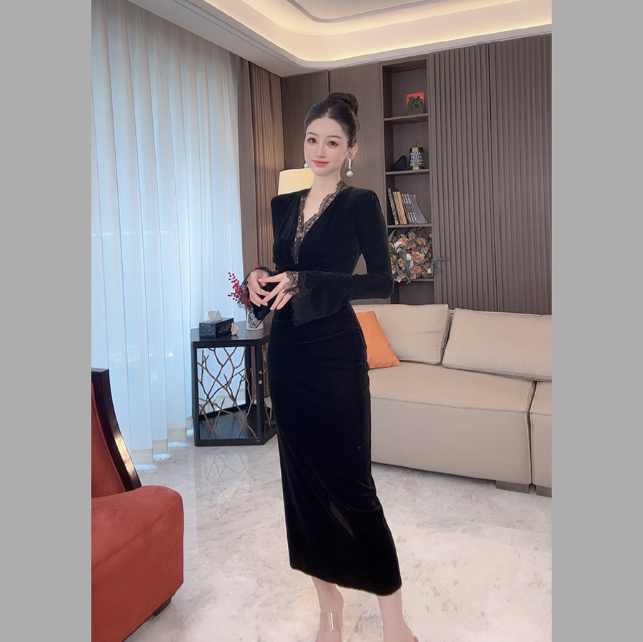 【小茵家】简约修身拼接蕾丝包臀连衣裙长袖微喇女神款气质女人味