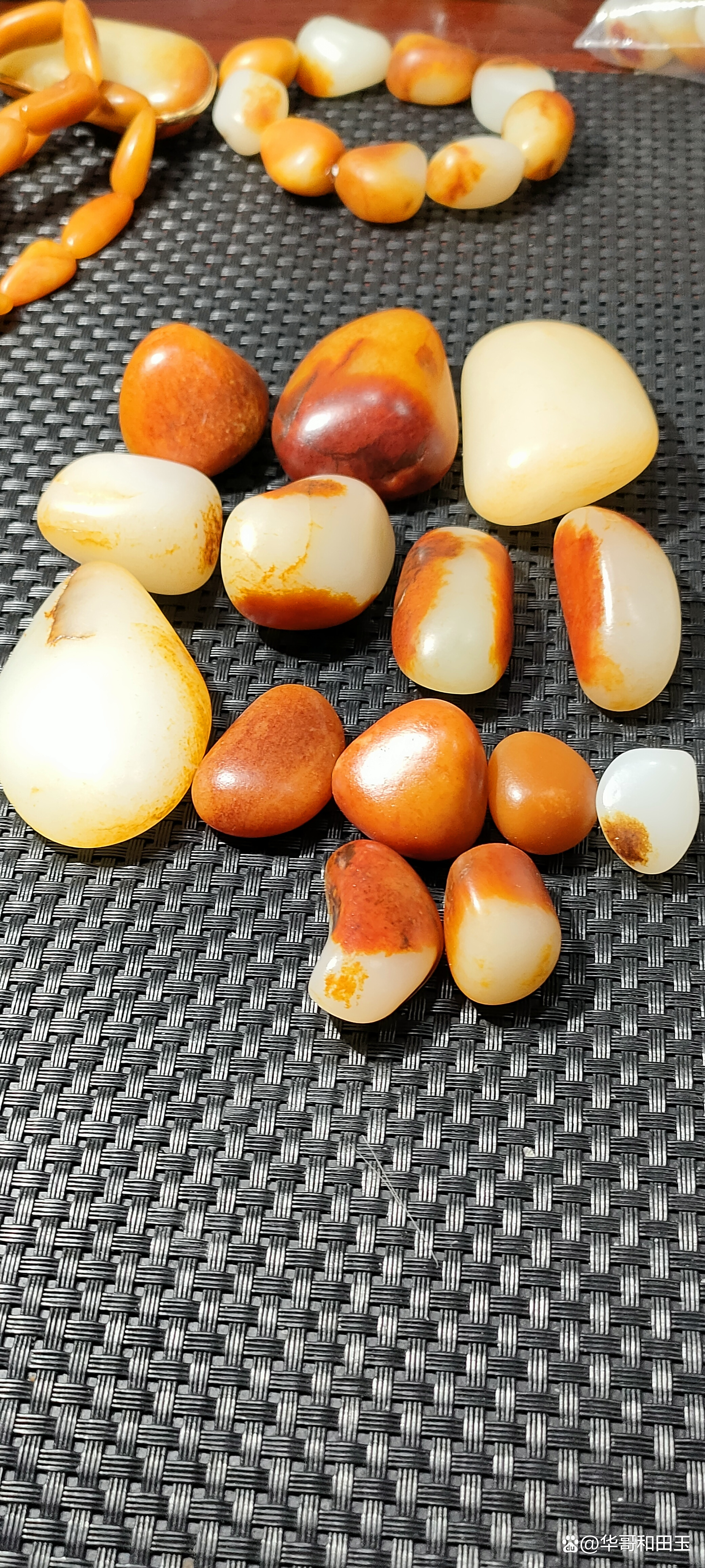 新疆和田玉原石天然吊坠挂件