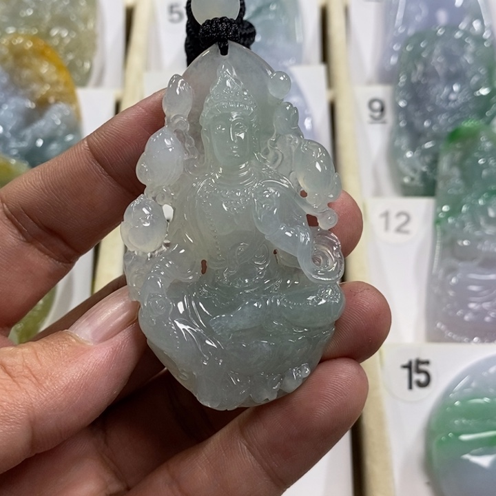 颈饰未镶嵌翡翠星**学水月