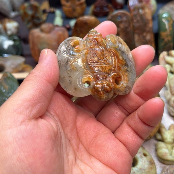 岫岩河磨玉（透闪石质玉）把件未镶嵌菩**同