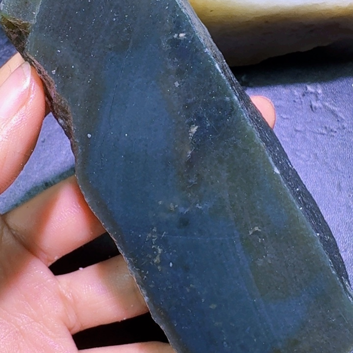 未镶嵌和田玉（糖玉）珠宝半成品