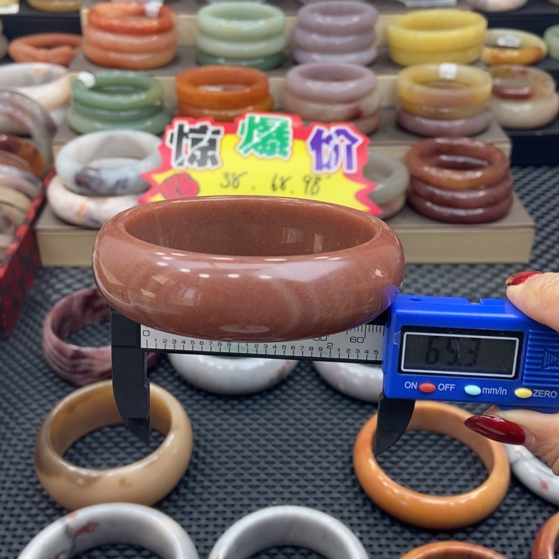 石英质玉手镯未镶嵌