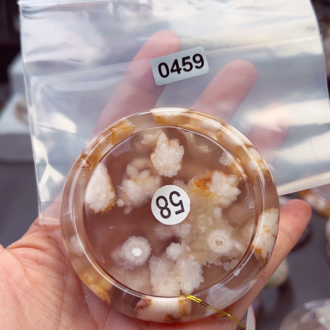 玛瑙/玉髓手镯未镶嵌三***怪