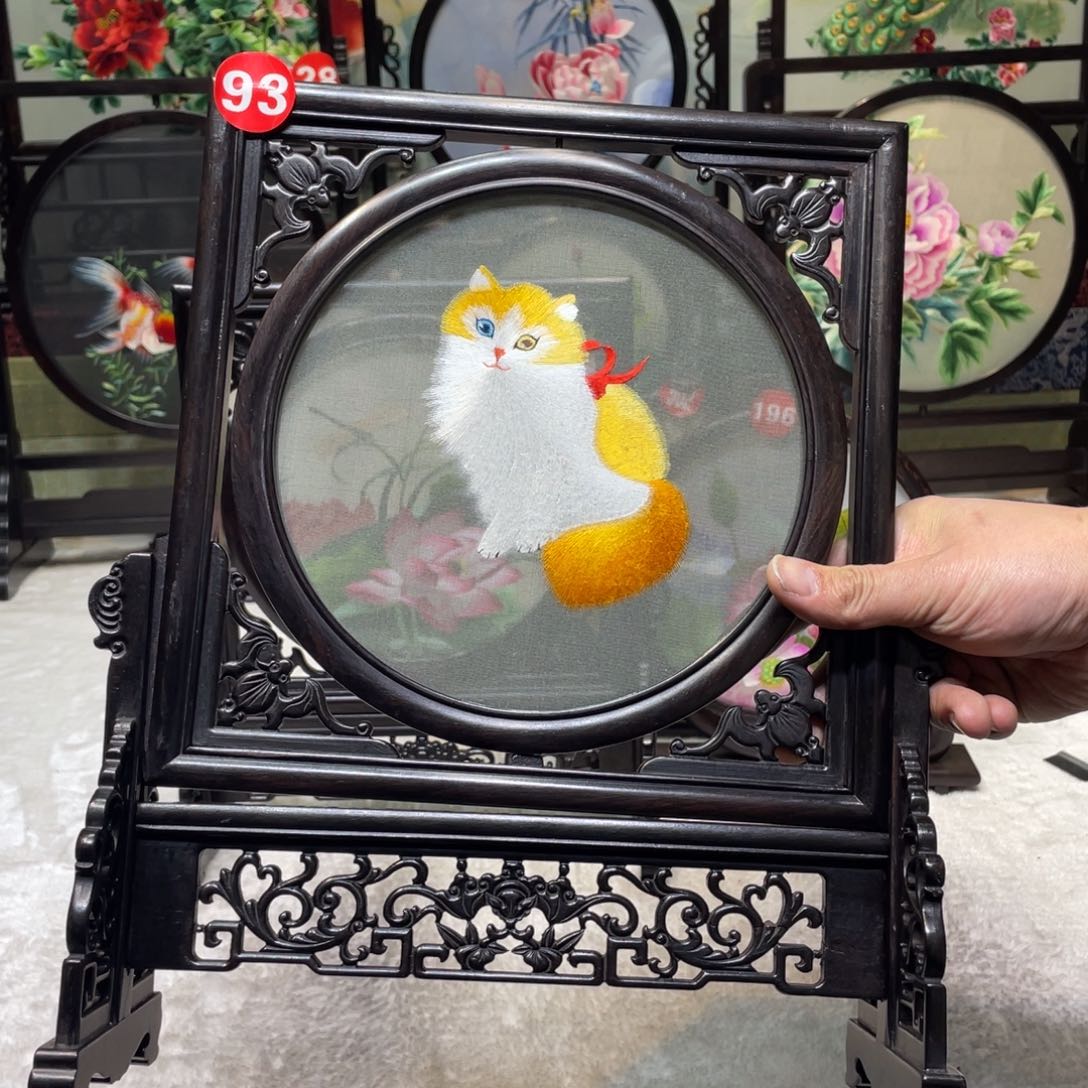 刺绣非遗传承摆件