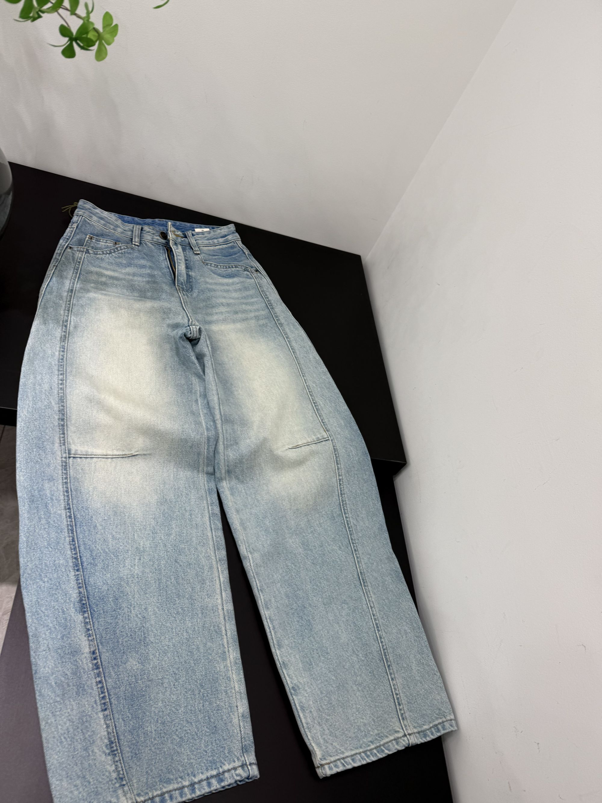 6023【蝶谷】复古弯刀梨型身材显瘦牛仔裤