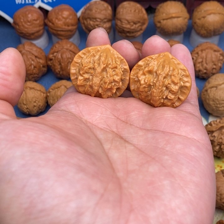 文玩核桃把件暴龙