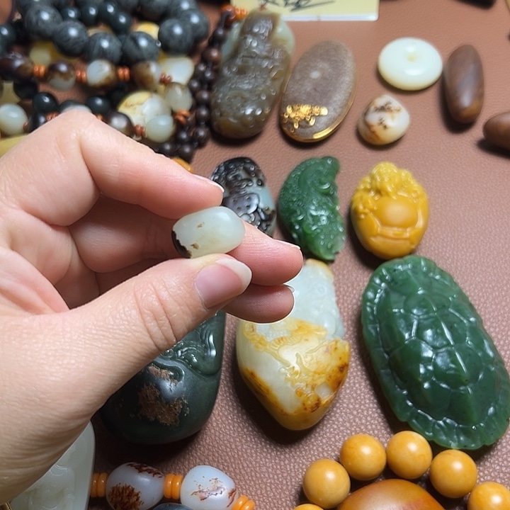 和田玉未镶嵌珠宝奇石