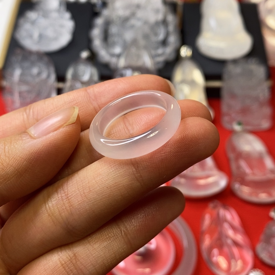 石英质玉未镶嵌吊坠