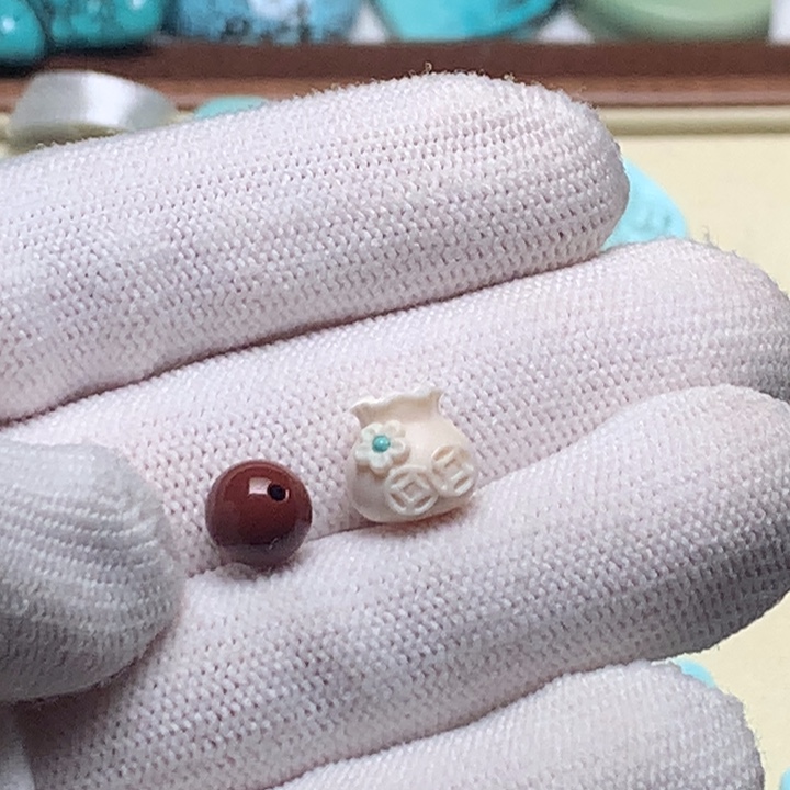 南红玛瑙未镶嵌珠宝奇石