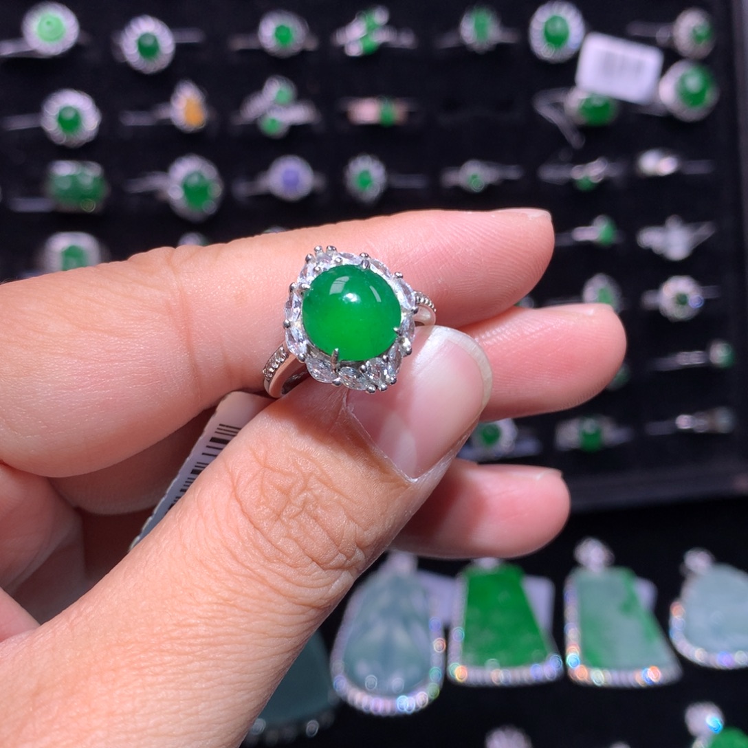 翡翠银S925镶嵌颈饰翡翠