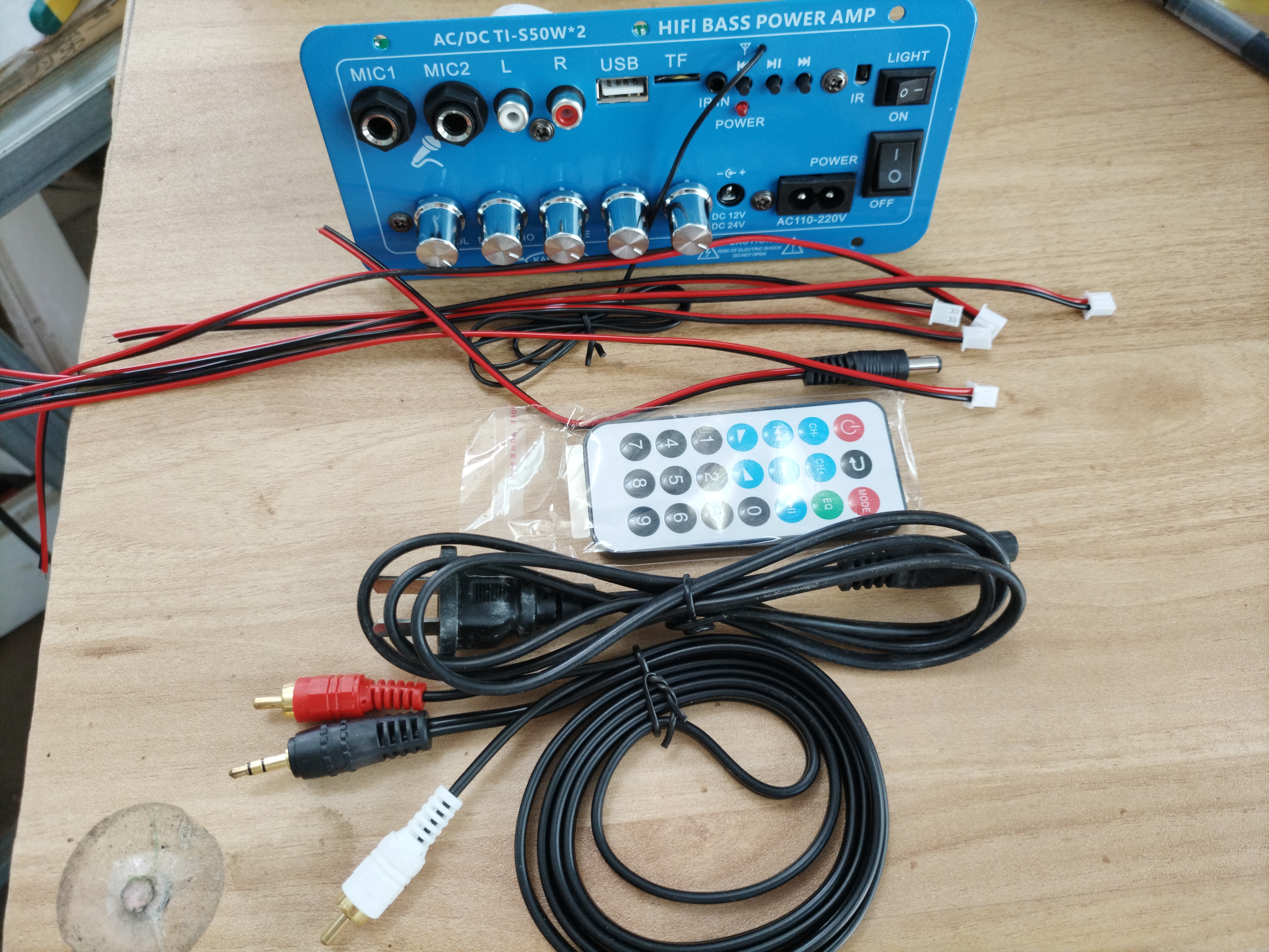 99新  双声道音响功放板12V24V220V可以用2×100瓦，尺寸17.3×8cm