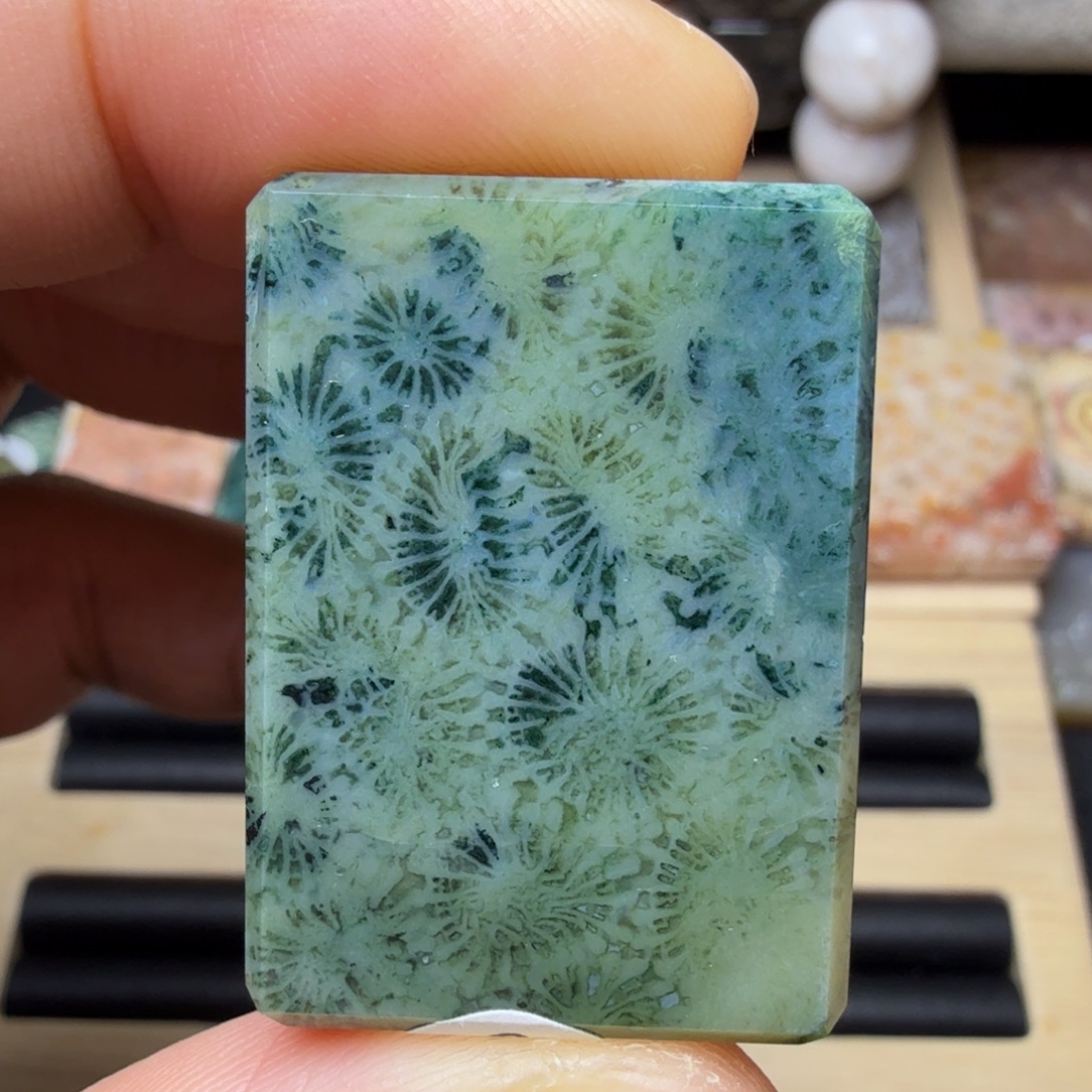 硅化玉未镶嵌纯天然色有机玉石保真色瑕疵特价不退换