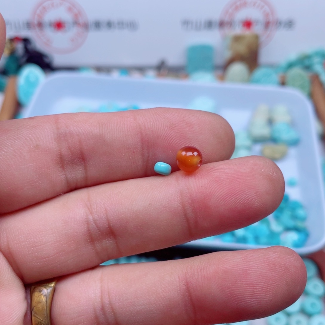 南红玛瑙未镶嵌颈饰003