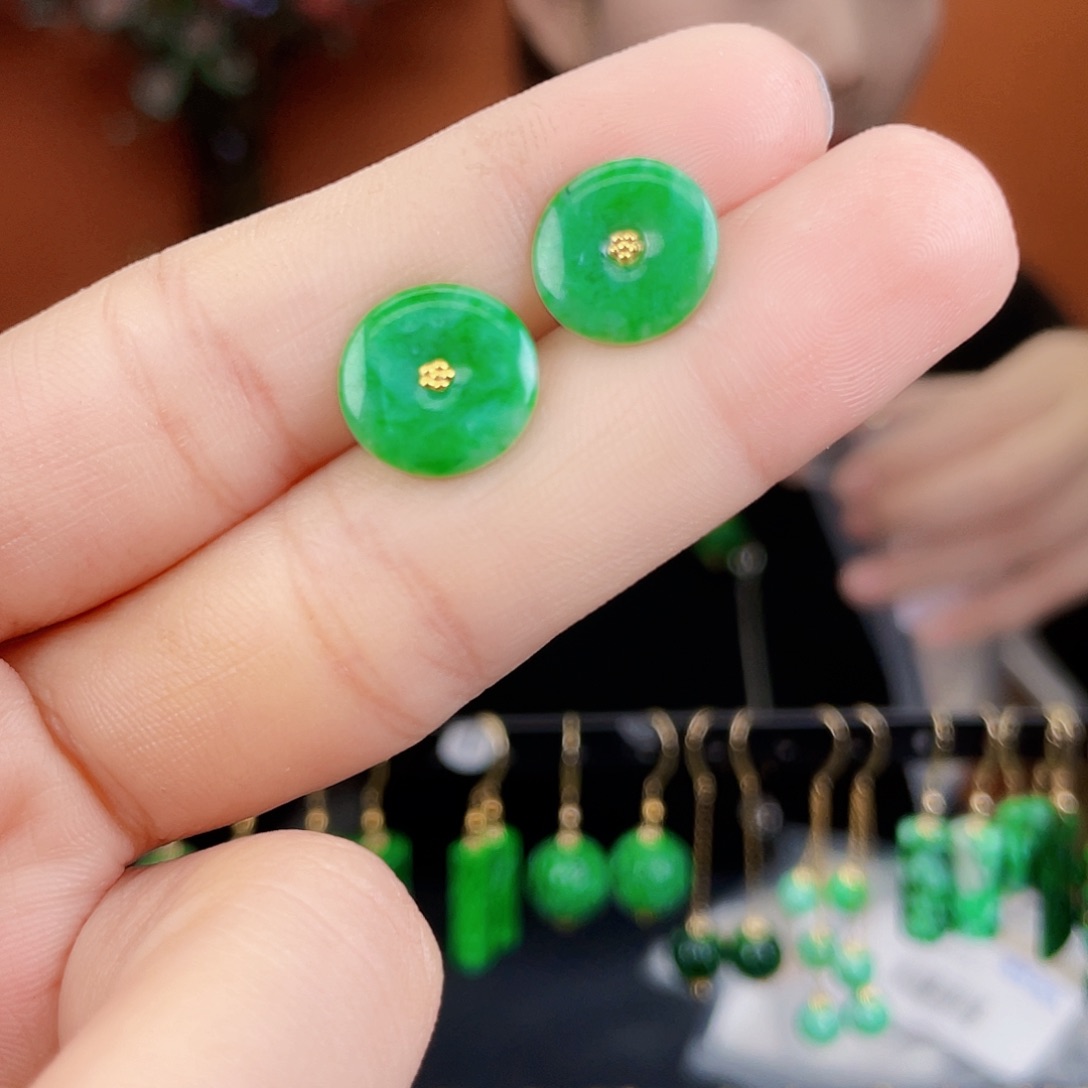 翡翠18K金镶嵌耳饰