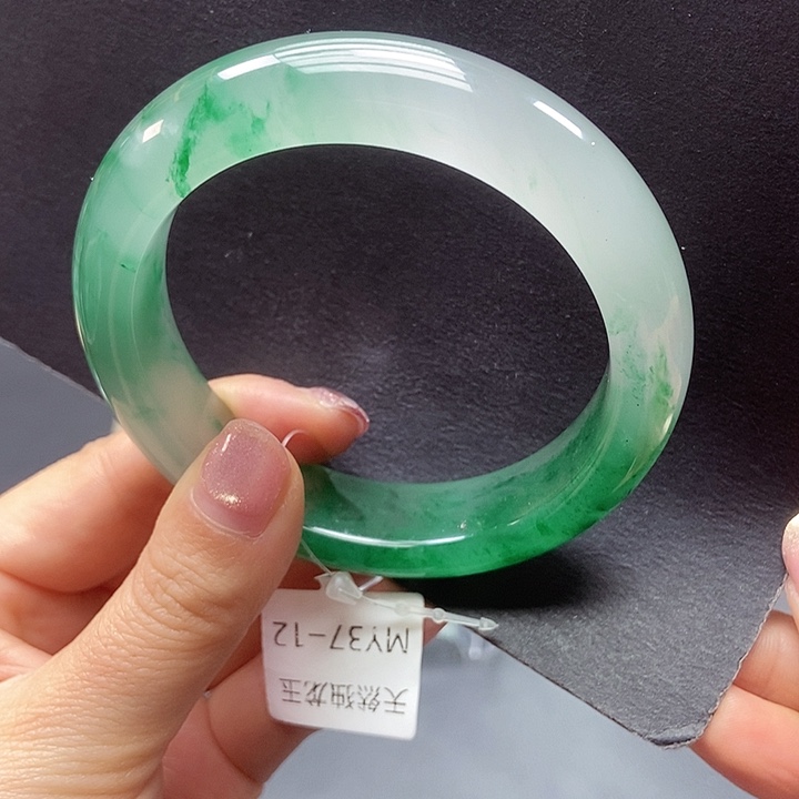 石英质玉手镯未镶嵌y**g