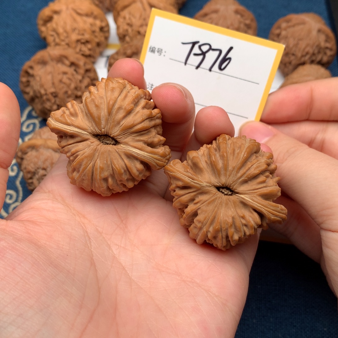 文玩核桃把件43四座楼 T976