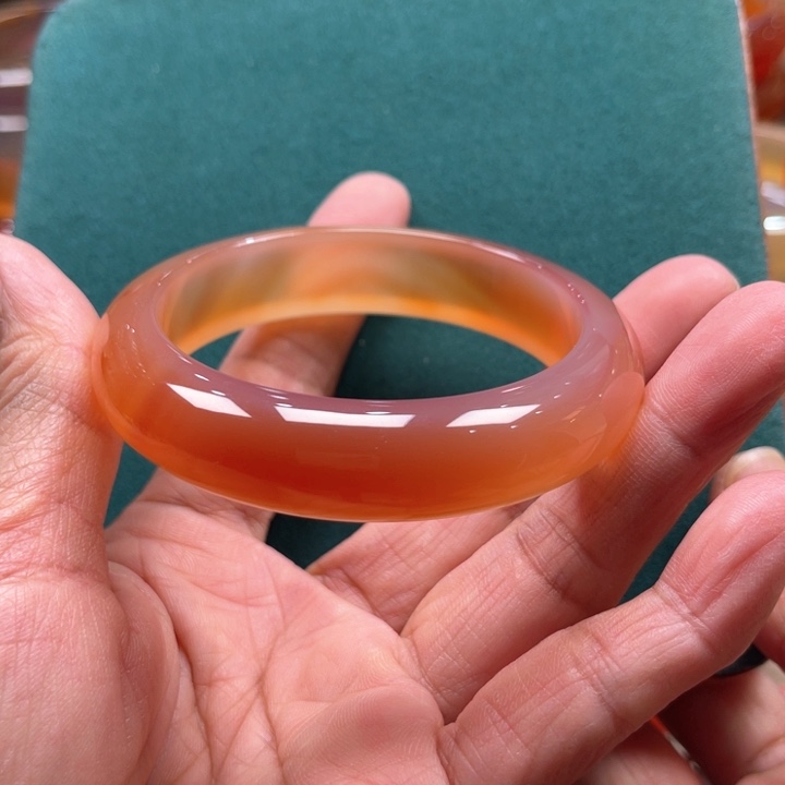 玛瑙/玉髓手镯未镶嵌回**阴