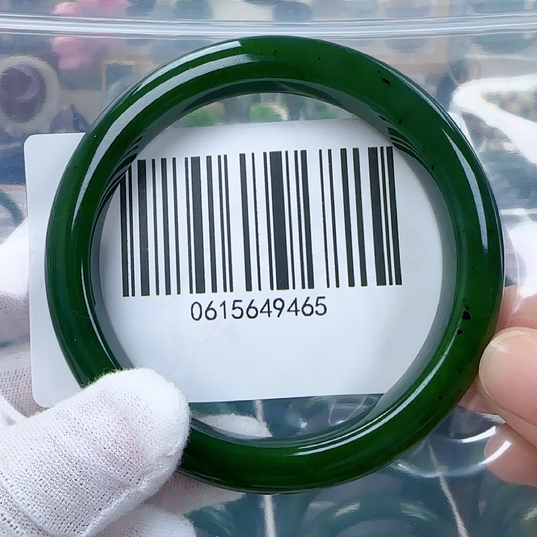 和田玉（碧玉）手镯未镶嵌包容6061