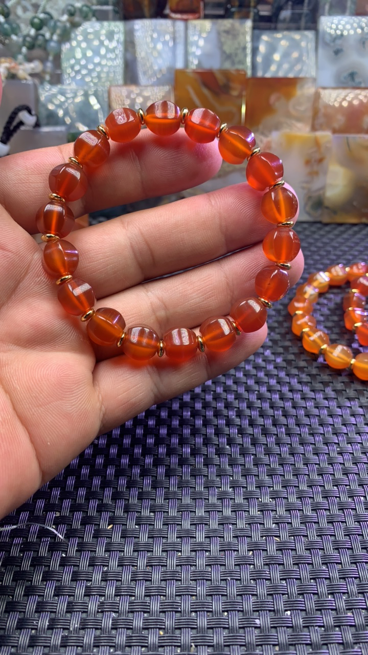 玛瑙灯笼手串喜欢的来