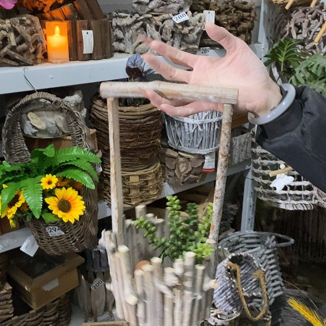 L***a微瑕放漏不退不换想好再拍花盆